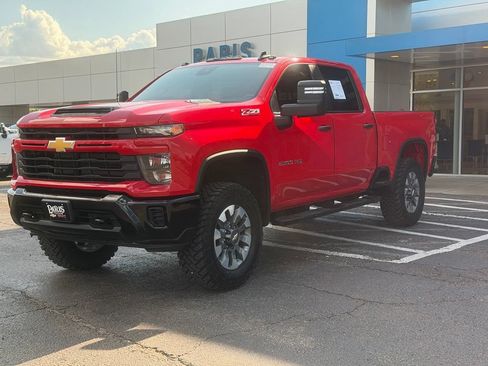 Used 2025 Chevrolet Silverado 2500 Custom w/ Custom Convenience Package AWD/4WD image 3