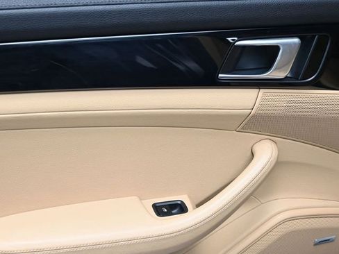 Used 2019 Porsche Panamera 4 w/ Premium Package image 17