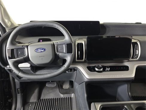 Used 2025 Ford Expedition Max Active image 10