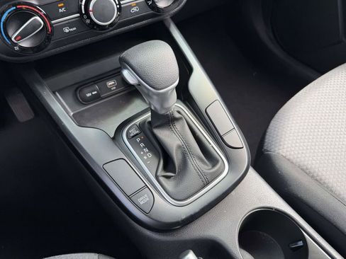 Used 2025 Kia Soul LX w/ LX Technology Package image 25