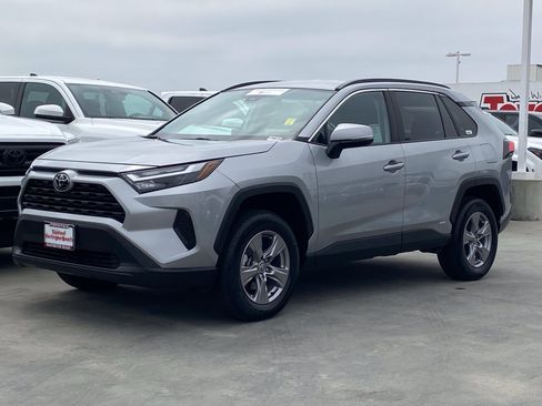 Certified 2025 Toyota RAV4 XLE AWD/4WD image 6