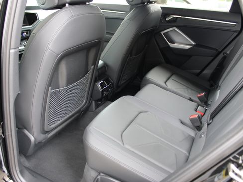 Certified 2025 Audi Q3 2.0T Premium Plus w/ Premium Plus Package AWD/4WD image 24