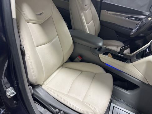 Used 2017 Cadillac XT5 Luxury w/ Driver Awareness Package image 10