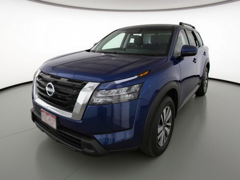 Used 2025 Nissan Pathfinder SV AWD/4WD image 3