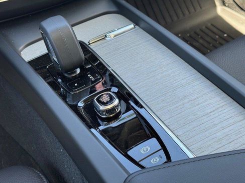 Certified 2025 Volvo XC60 B5 Plus w/ Protection Package Premier image 16