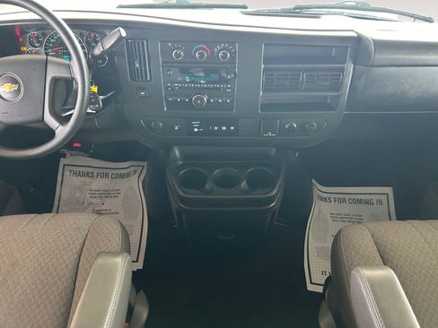 Used 2017 Chevrolet Express 2500 LT w/ LT Preferred Equipment Group RWD image 11