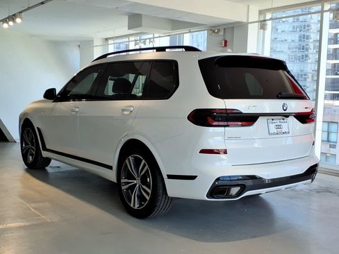 Used 2026 BMW X7 xDrive40i w/ M Sport Package AWD/4WD image 6