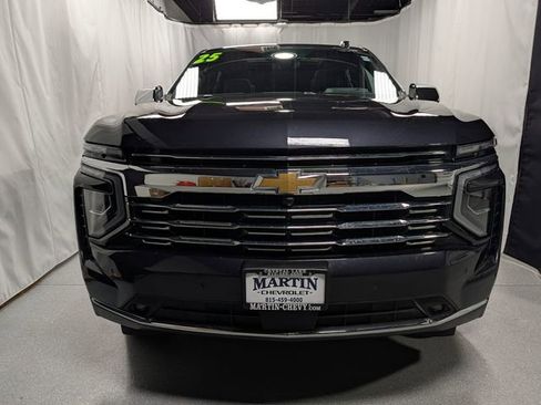 Used 2025 Chevrolet Suburban Premier image 8