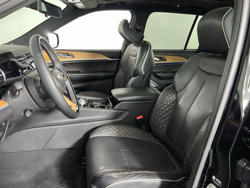 Used 2024 Jeep Grand Cherokee Summit image 24