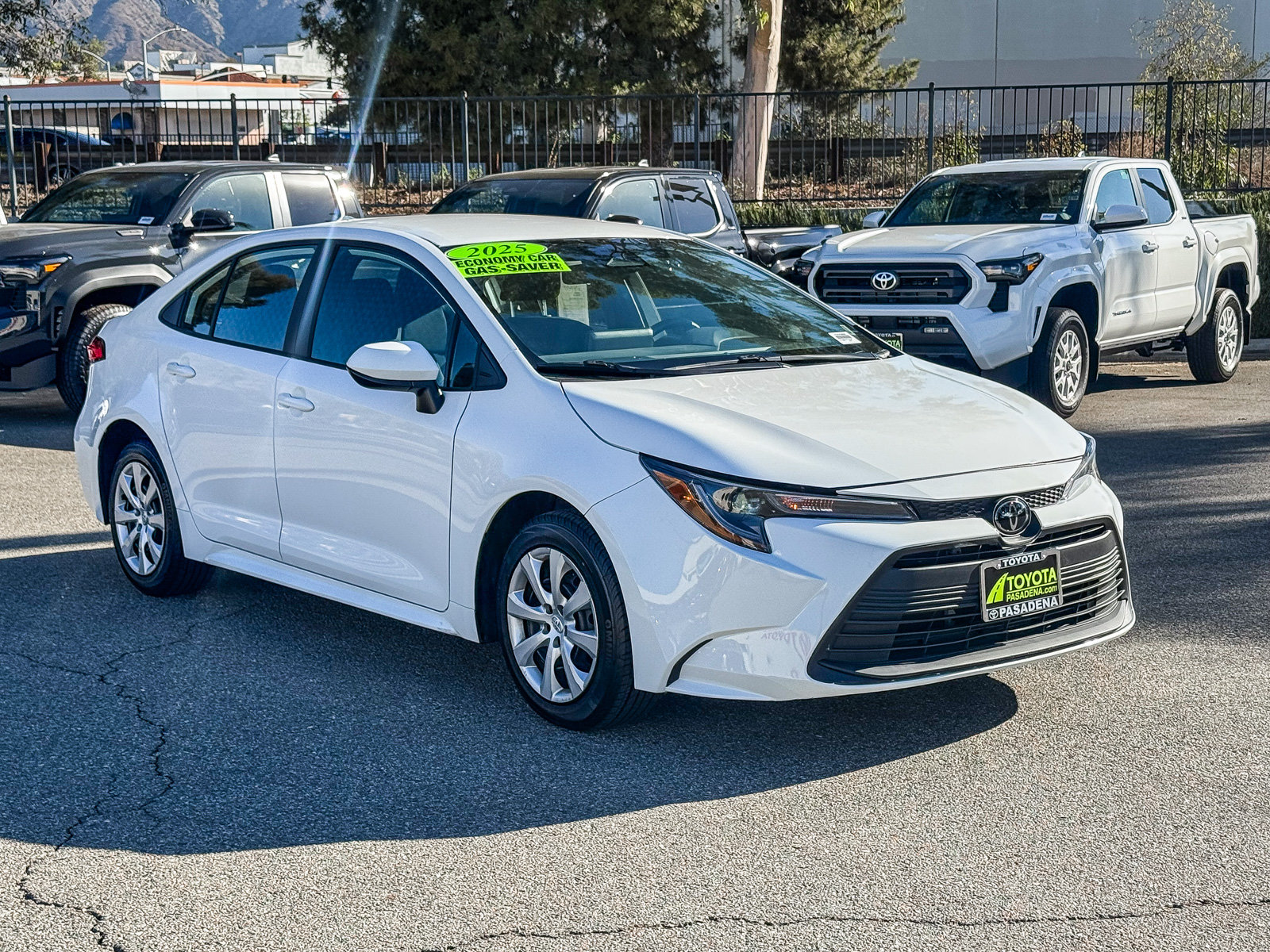 Used 2025 Toyota Corolla LE FWD image 3