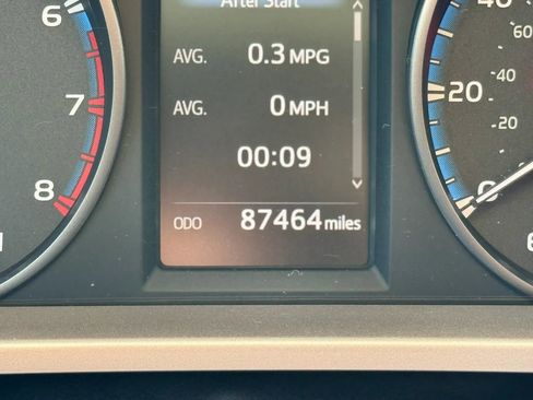 Used 2017 Toyota RAV4 LE FWD image 25