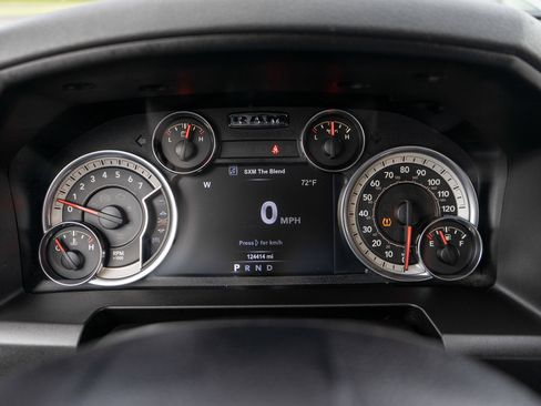 Used 2018 RAM 1500 Big Horn AWD/4WD image 11