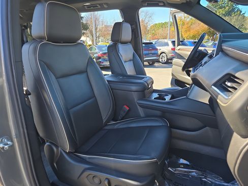 Used 2021 Chevrolet Tahoe Premier w/ Premium Package image 10