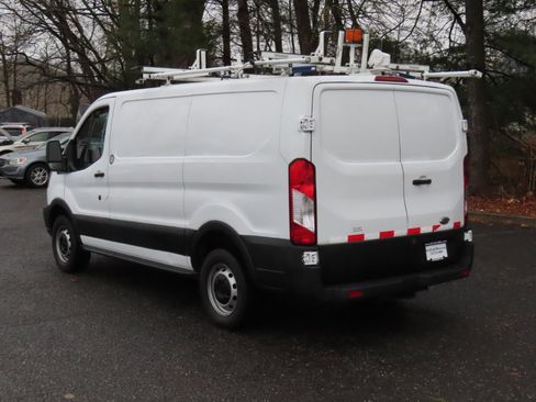 Used 2015 Ford Transit 250 130 Low Roof image 3