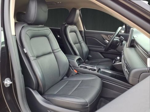 Used 2025 Lincoln Corsair Reserve AWD/4WD image 12