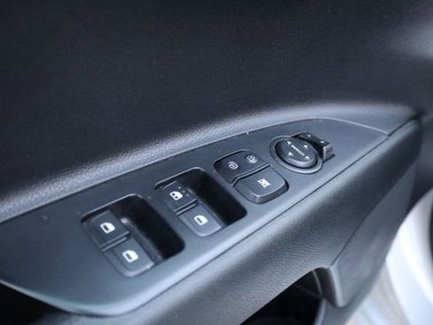 Used 2023 Kia Rio S w/ Technology Package image 21