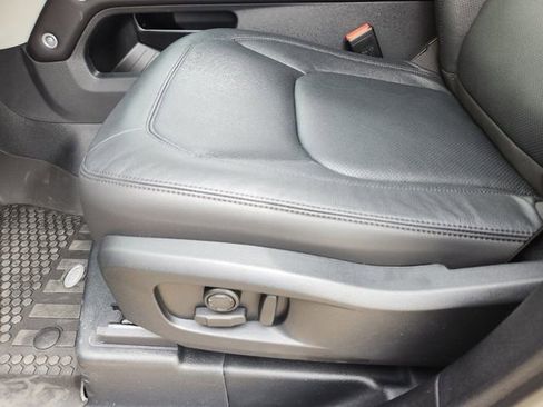 Used 2024 Land Rover Defender 110 S image 17