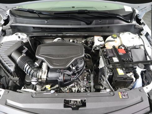 Used 2024 Cadillac XT6 Premium Luxury FWD image 13