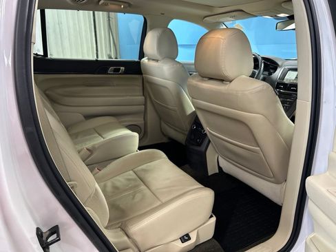 Used 2019 Lincoln MKT AWD image 44
