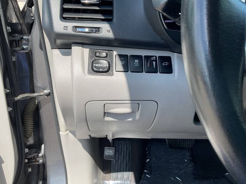 Used 2013 Toyota Highlander Limited AWD/4WD image 16
