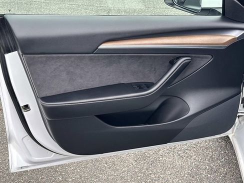 Used 2021 Tesla Model 3 Performance image 13
