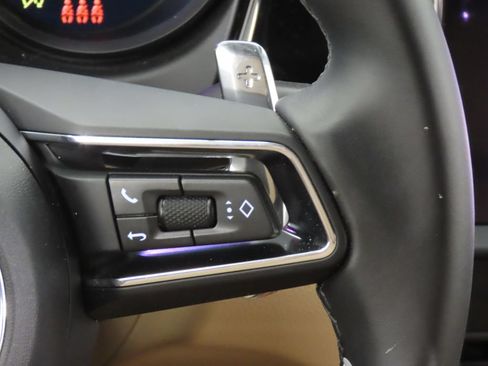 Certified 2026 Porsche Macan AWD/4WD image 22