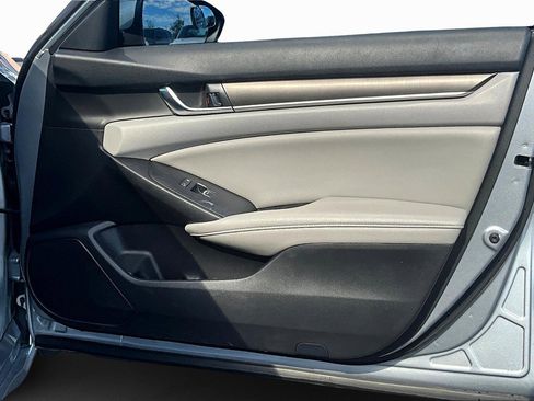 Used 2019 Honda Accord LX image 16