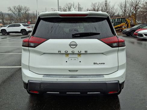 Used 2024 Nissan Rogue SL w/ SL Premium Package image 5