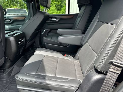 Used 2025 GMC Yukon Denali w/ LPO, Floor Liner Package RWD image 21
