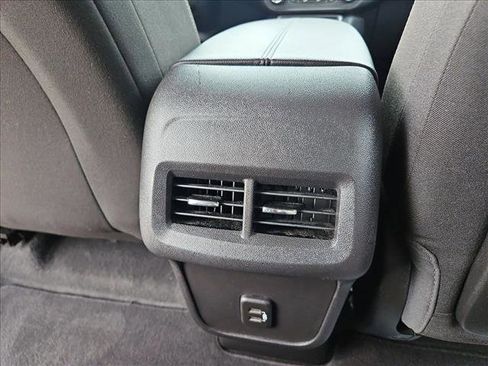Used 2024 GMC Terrain SLE FWD image 16