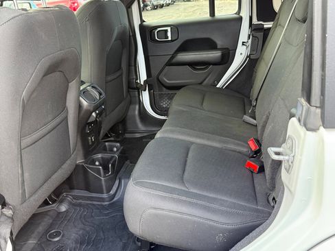 Used 2018 Jeep Wrangler Unlimited Sahara w/ Dual Top Group image 20