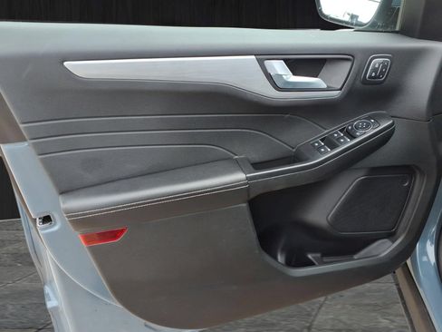 Used 2025 Ford Escape Platinum FWD image 13
