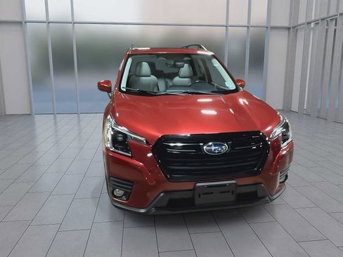Used 2023 Subaru Forester Premium AWD/4WD image 3