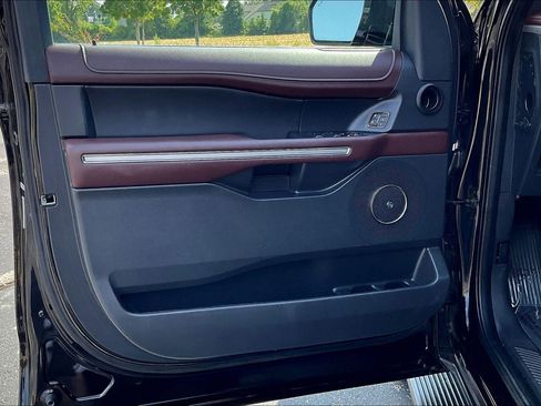 Used 2024 Ford Expedition Max Limited image 21