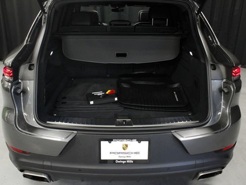 Certified 2025 Porsche Cayenne AWD/4WD image 26