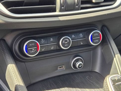 Used 2021 Alfa Romeo Stelvio Sprint w/ Sun & Sound Package AWD/4WD image 39