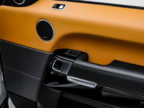 Used 2020 Land Rover Range Rover Sport SVR image 86