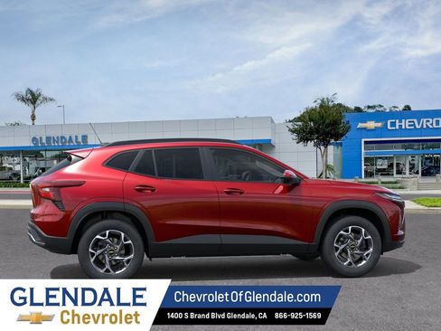 New 2026 Chevrolet Trax LT FWD image 5