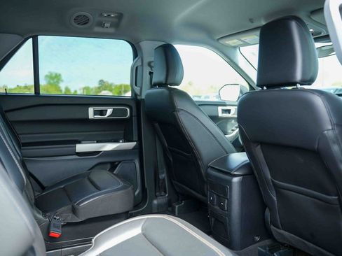 Used 2023 Ford Explorer XLT w/ Equipment Group 202A AWD/4WD image 22