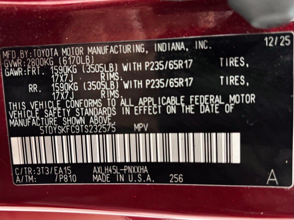 Used 2026 Toyota Sienna XLE AWD/4WD image 11