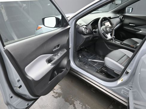 Certified 2024 Nissan Kicks SR w/ SR Premium Package image 12