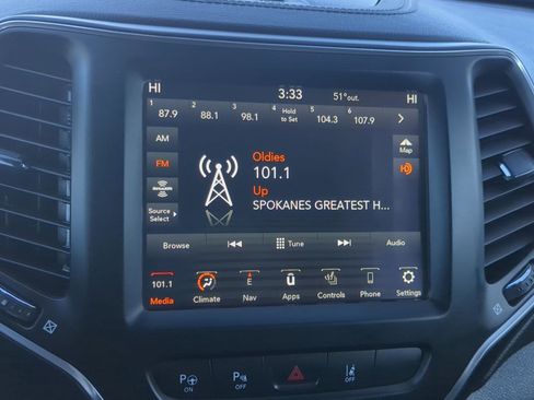 Used 2023 Jeep Cherokee Altitude Lux image 26