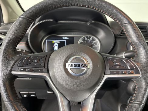 Used 2021 Nissan Versa SR image 13