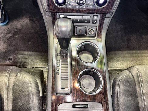 Used 2017 Chevrolet Traverse LT image 20