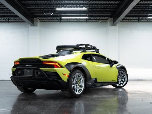 Used 2024 Lamborghini Huracan Sterrato image 15