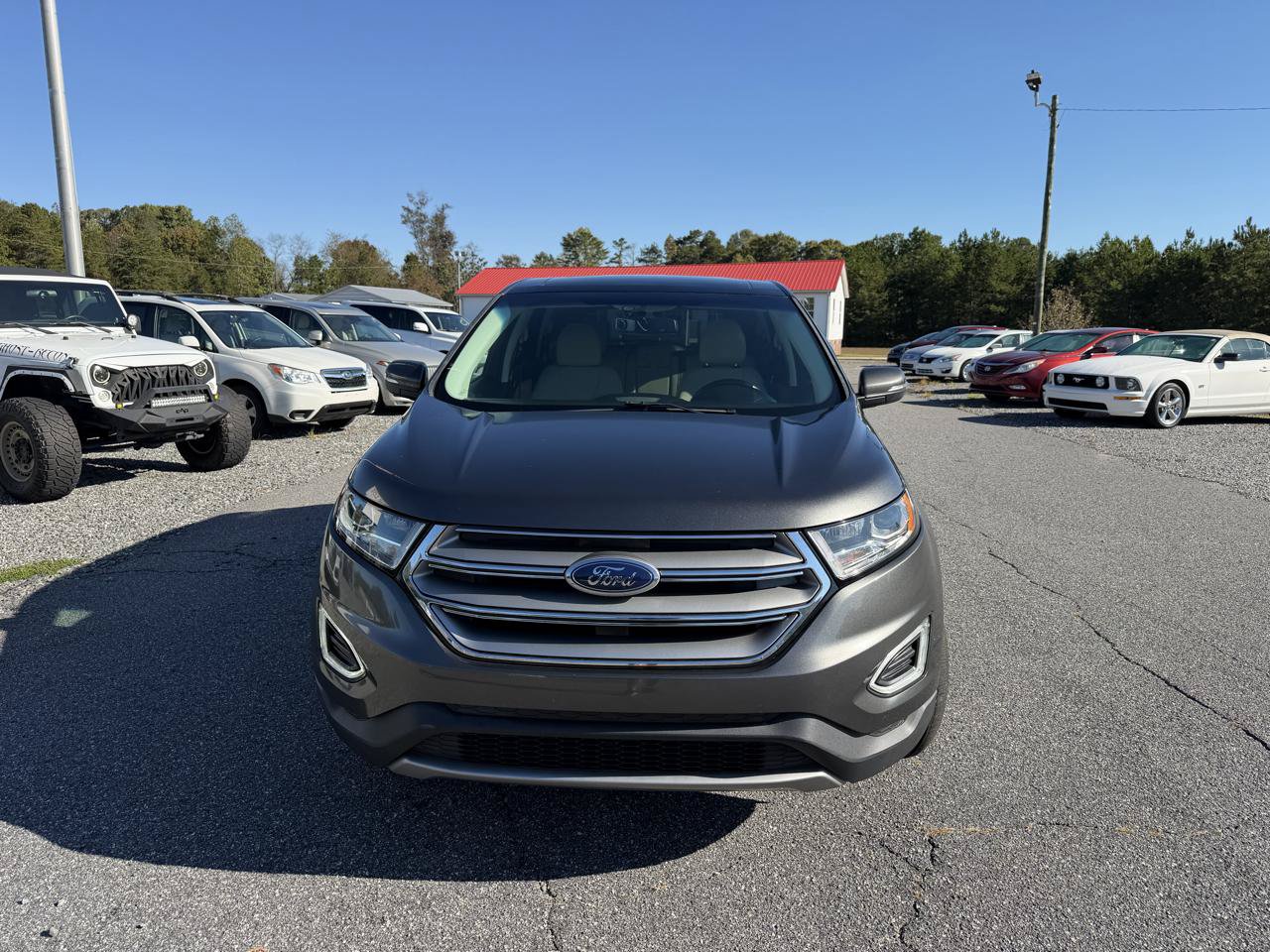 Used 2016 Ford Edge Titanium FWD image 2