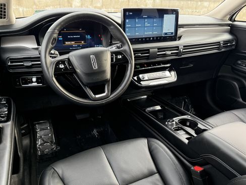 Used 2025 Lincoln Corsair Grand Touring w/ Equipment Group 301A image 28