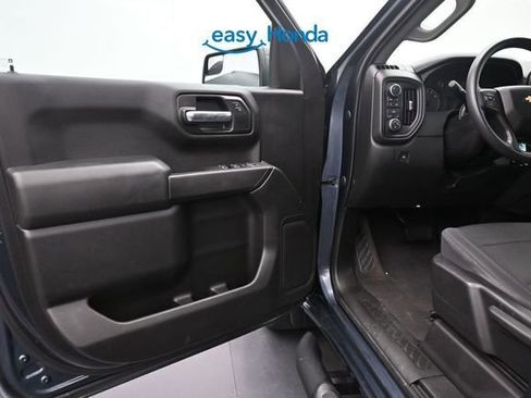 Used 2020 Chevrolet Silverado 1500 Custom w/ Custom Value Package AWD/4WD image 16