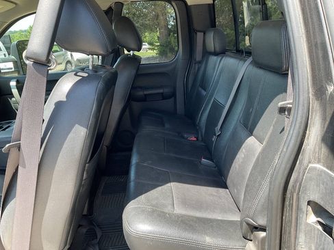 Used 2011 GMC Sierra 2500 SLE w/ SLE Preferred Package AWD/4WD image 11