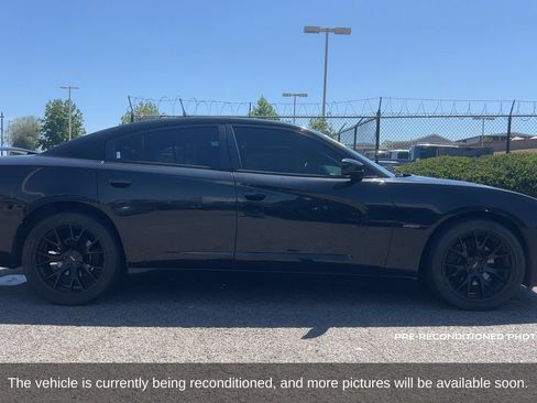 Used 2014 Dodge Charger R/T RWD image 4